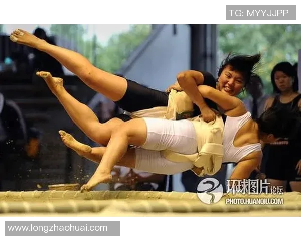 体育场上的爆笑时刻：那些让你捧腹大笑的尴尬瞬间合集